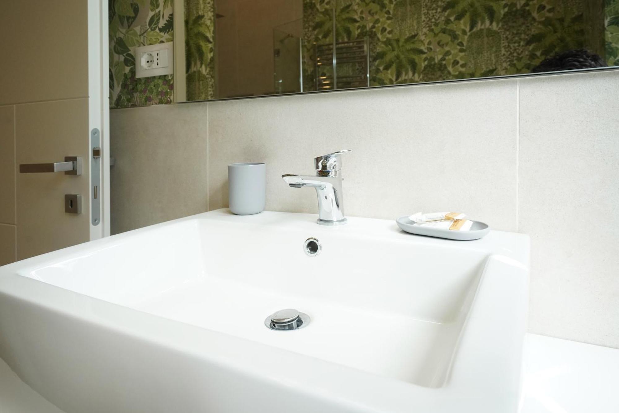 Peaceful 2 Bedrooms With Patio, Near Metro A * Rom