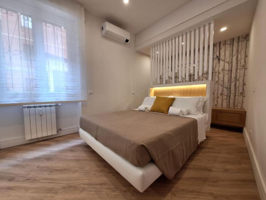 Apartment Peaceful 2 Bedrooms With Patio, Near Metro A Rom