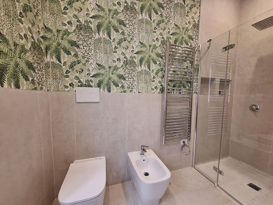 Peaceful 2 Bedrooms With Patio, Near Metro A Lägenhet