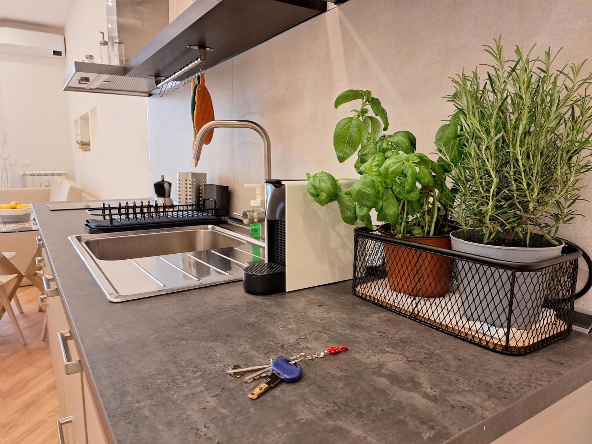 Peaceful 2 Bedrooms With Patio, Near Metro A Rom
