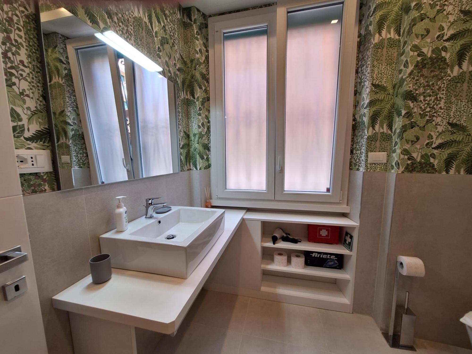 Peaceful 2 Bedrooms With Patio, Near Metro A Lägenhet *