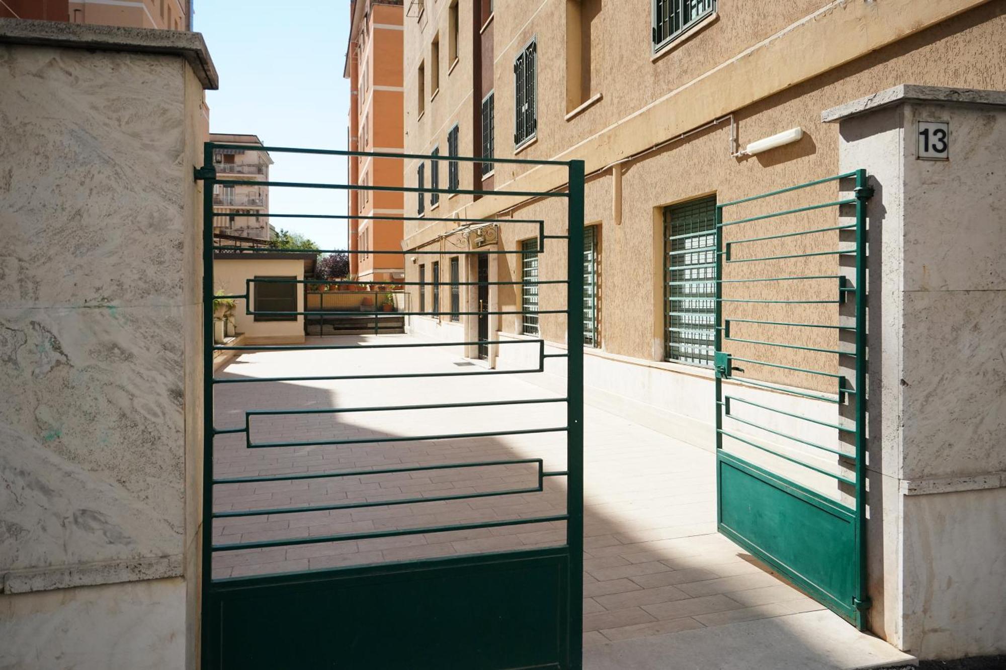 Lägenhet Peaceful 2 Bedrooms With Patio, Near Metro A *